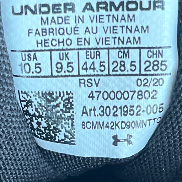 NWOT Under Armour sneakers - Picture 5 of 5